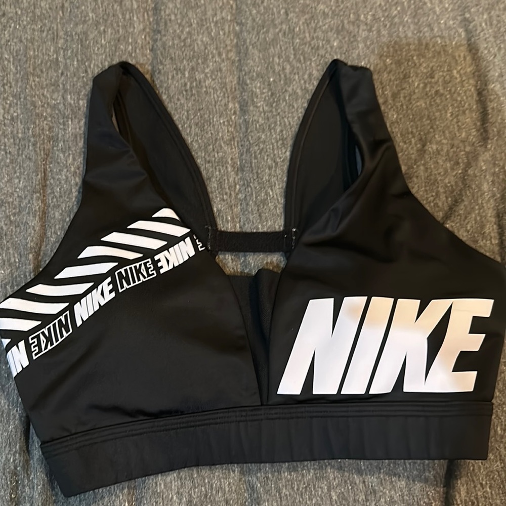 Nike sports bra medium